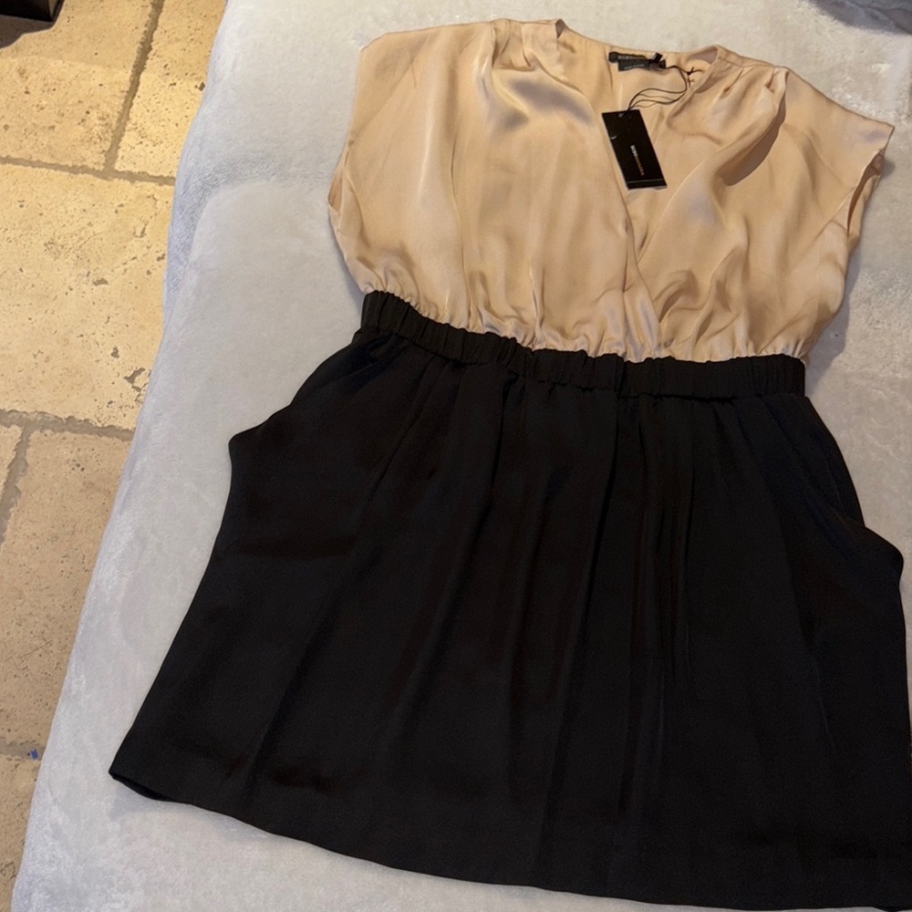 BNWT BCBG MaxAzria Elegant Dress 2 Pockets